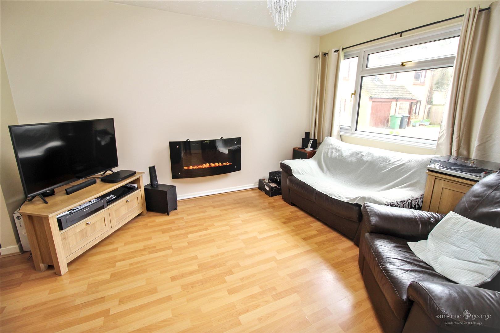 4 bed property in Marshall Close, Reading
